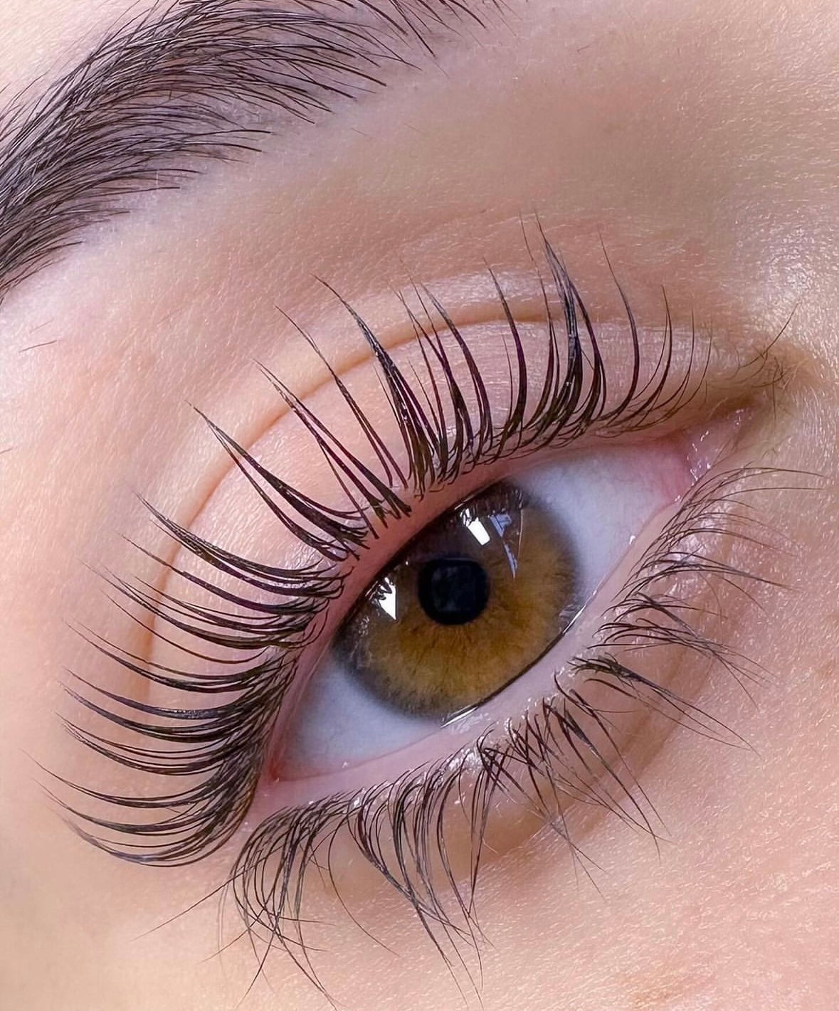 Lashlift Coréen vs Lashlift Traditionnel : quelle est la différence ?
