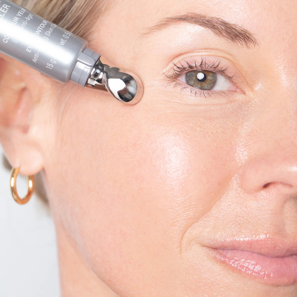 Hyaluronic filler conteur yeux